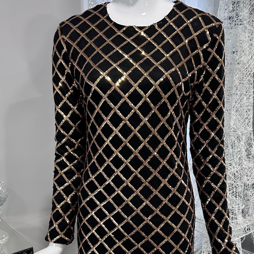 NWOT ✨Sequins Dress with Black and Gold Long Sleeve-Size-M - Picture 5 of 17
